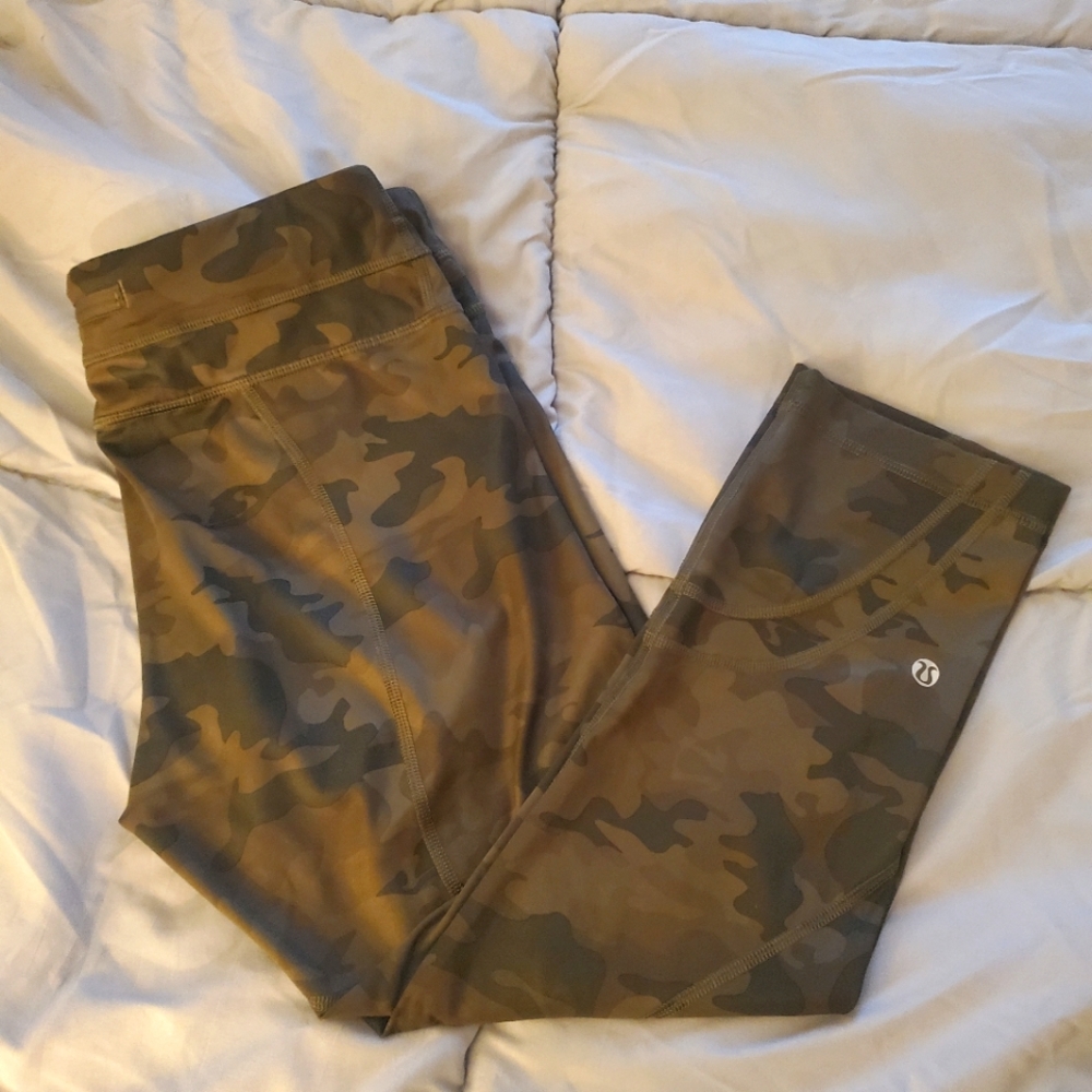Lululemon Camo capris